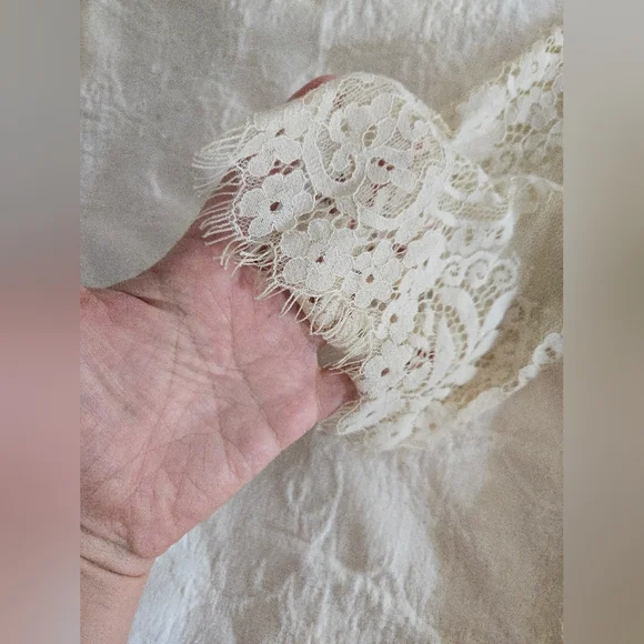 Lace top - Picture 2 of 5